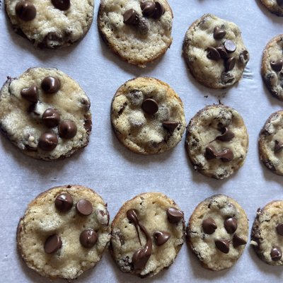 Regular Chocolate Chip Cookies (12)
