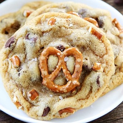 Salted Caramel Pretzel Cookies (12)