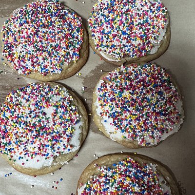 Dot Frosted Cookies Large 4 Oz