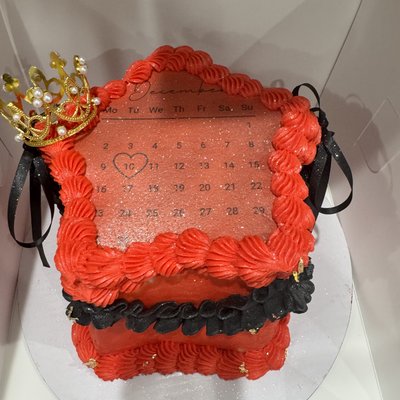Vintage Star Burn Cake with Crown