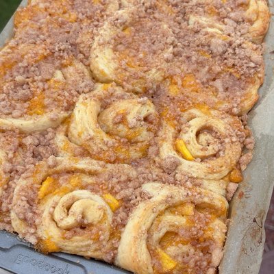 1/2 Dozen Specialty Cinnamon Rolls - Peach & Crumb