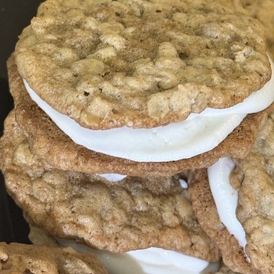 Oatmeal Cream Pie (Half Dozen) 