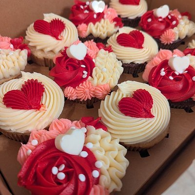 Dozen Valentines Cupcakes