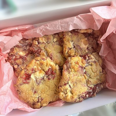 Box Of 10 White Chocolate Raspberry Cookies 