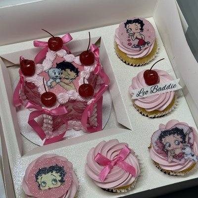 4” Cake & 5 Cupcakes 