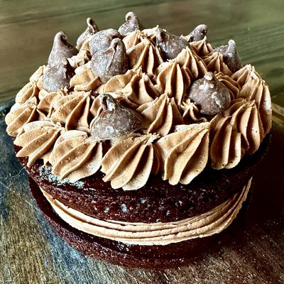 Chocolate Cake w/ Chocolate “Buttercream” Frosting (4 Inch)