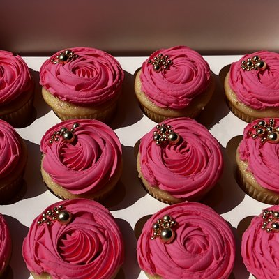 Simple Design Cupcakes
