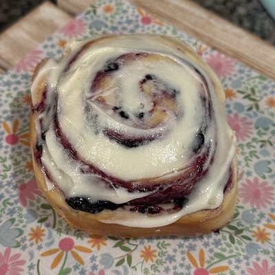 Blueberry 🫐  Lemon 🍋  Sourdough Sweet Rolls 