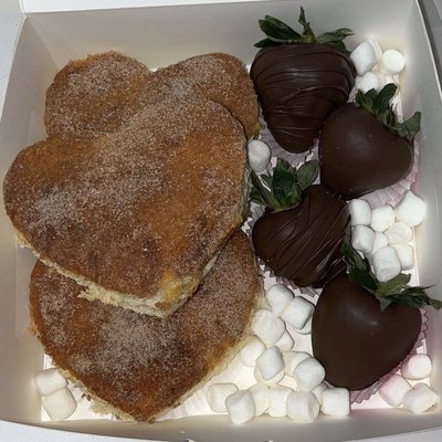 Heart Churro Cheesecake Box