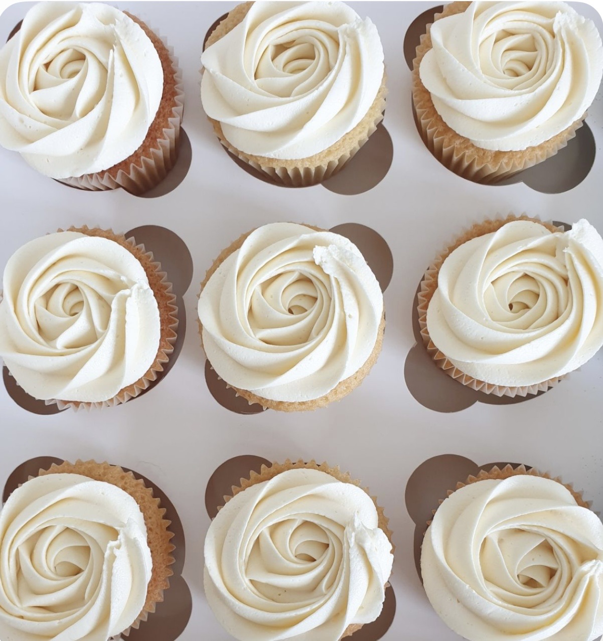 Cupcakes ( Dozen )