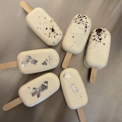 Small Cakesickles