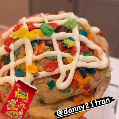 6 Fruity Pebble’s Cookies Stuffed With Cream