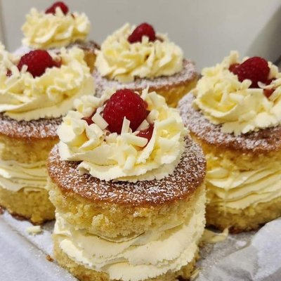 Victoria Cream Cakes