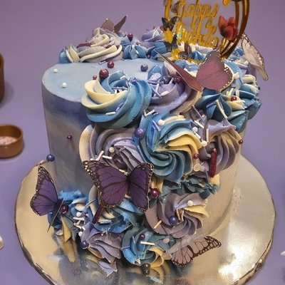 10-Inch Tall Round Cake