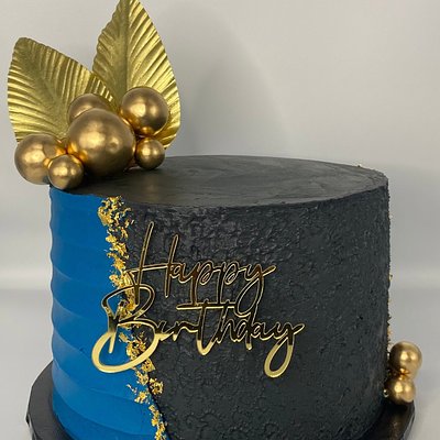8 in Custom Cakes