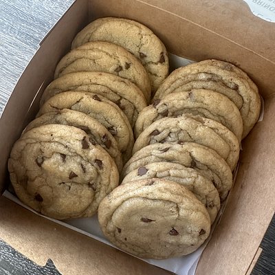 Chocolate Chip Cookies (12)