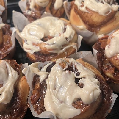 Ooey Gooey Cinnamon Roll 