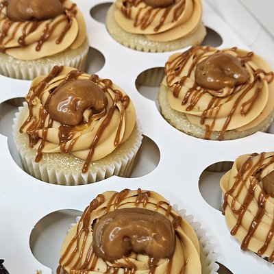 Salted Caramel Cupcakes (6)