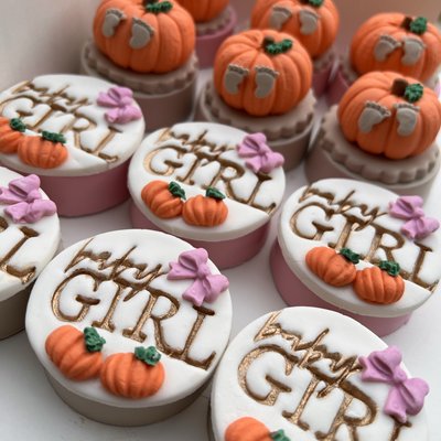 A Little pumpkin Is On The Way - Girl