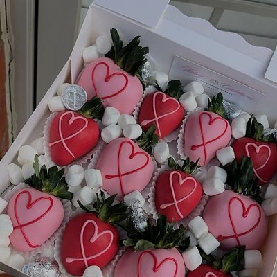 12 count chocolate strawberries (choice 2)