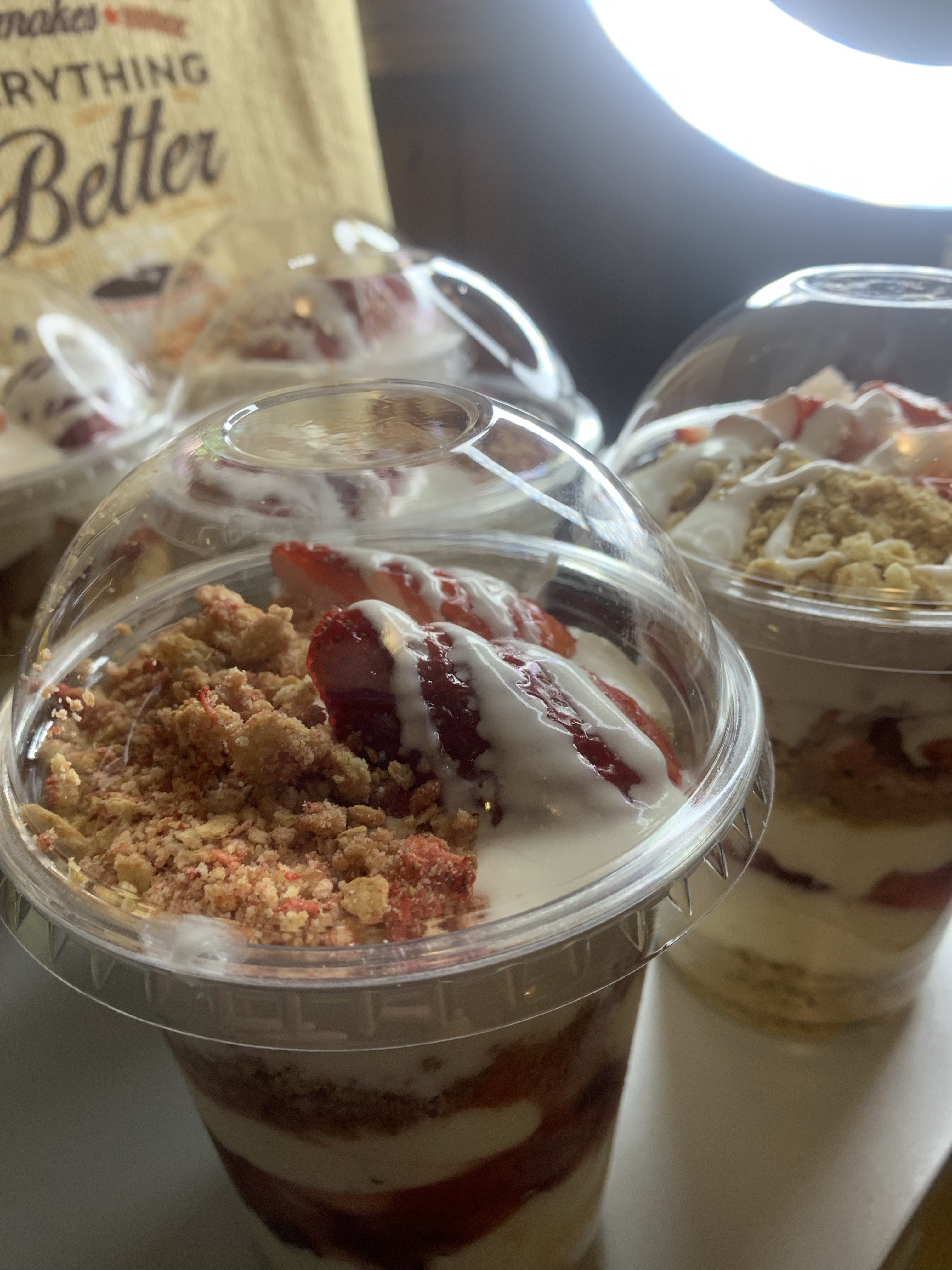 Strawberry Crumble Cheese Cake 