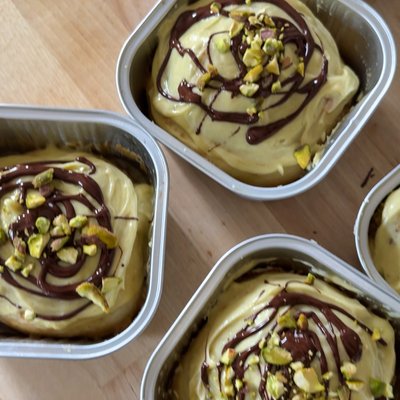 Pistachio Cinnamon Rolls - Pack Of 4 