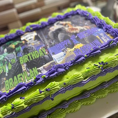 Half Sheet Cake ( Serves 32-48)