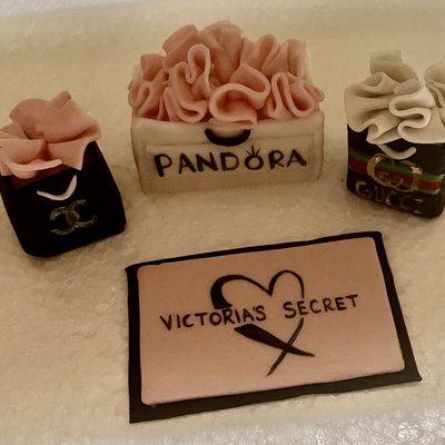 Fondant And Royal Icing Cake Toppers 