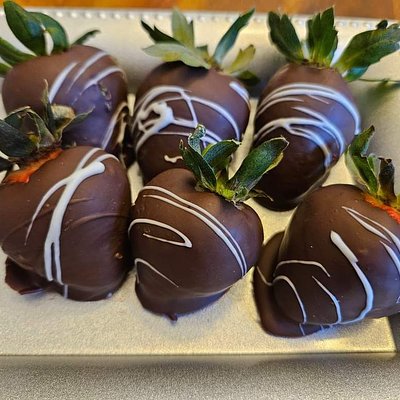 Chocolate Covered Strawberries - Dozen