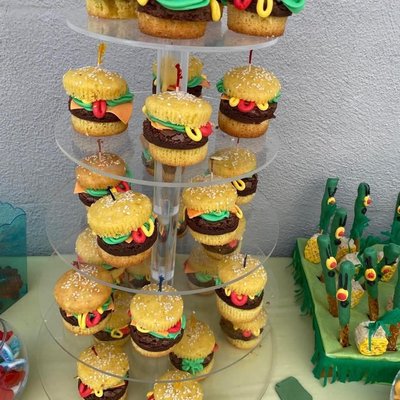 Hamburger Themed Cupcakes 