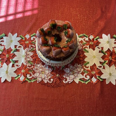 Strawberry Pound Cake With Vanilla Dipped Strawberries 