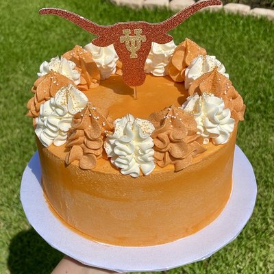 8” Circle Cake (2 Layers)