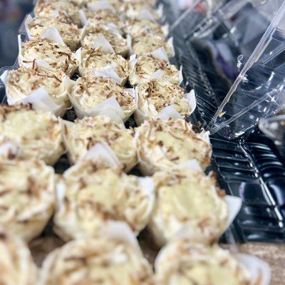 Coconut Crème Cupcakes 