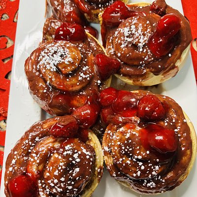 Strawberry Cinnamon Rolls