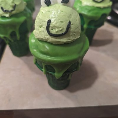 Frog Cupcake 