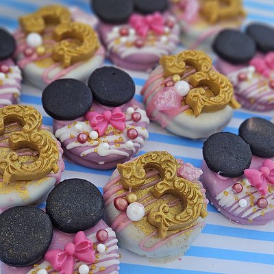 Dipped Oreos (Dozen)