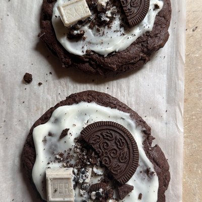 Oreo Crumble Cookies