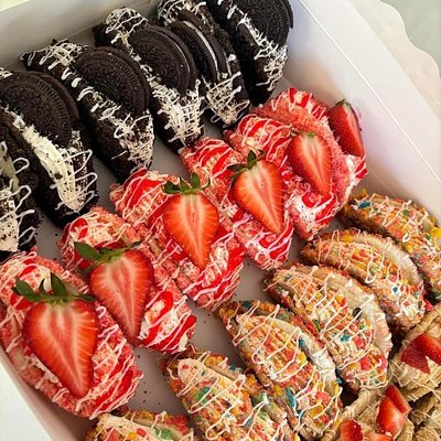 Assorted 4-Pack Stuffed Cheesecake Tacos