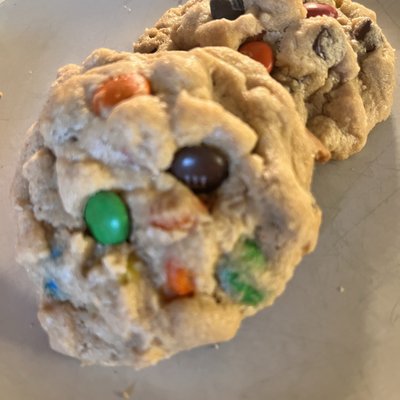 Peanut Butter Monster Cookies, 6pack
