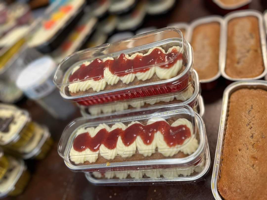Strawberry Mini Cake (Dye Free)