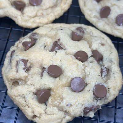 Chewy Chocolate Chip Cookie