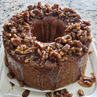 Butter Pecan w/Pecan Praline Sauce 