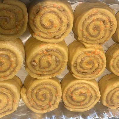 Carrot Cake Cinnamon Rolls 4 Pk