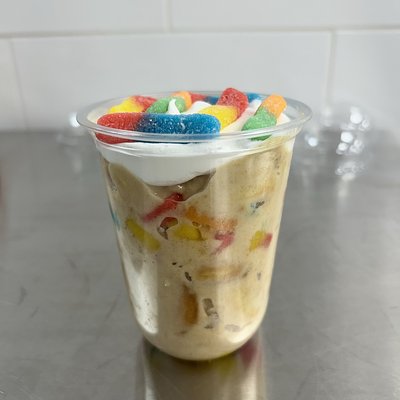 16oz Sour Brite Crawlers Banana Pudding 
