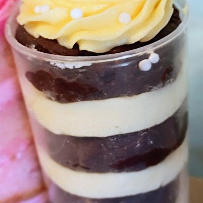 Brownie Or Blondie Push Pops