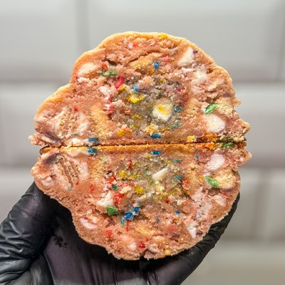 Mega - Funfetti Fruity Pebbles 🍓🥳
