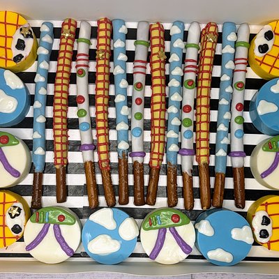 12 Chocolate Covered Pretzels