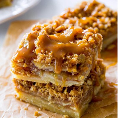 Salted Caramel Apple Pie Bars