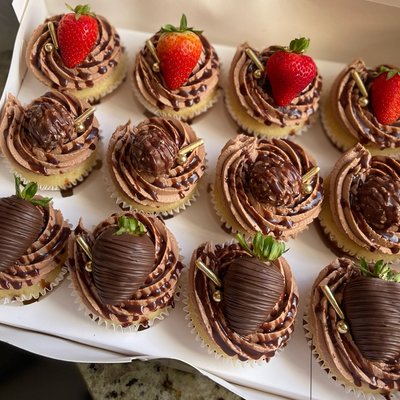 Custom Gourmet Cupcakes 