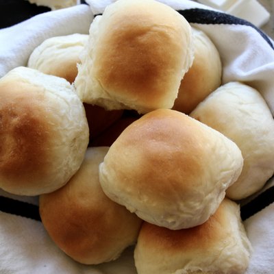 Fresh Golden Dinner Rolls